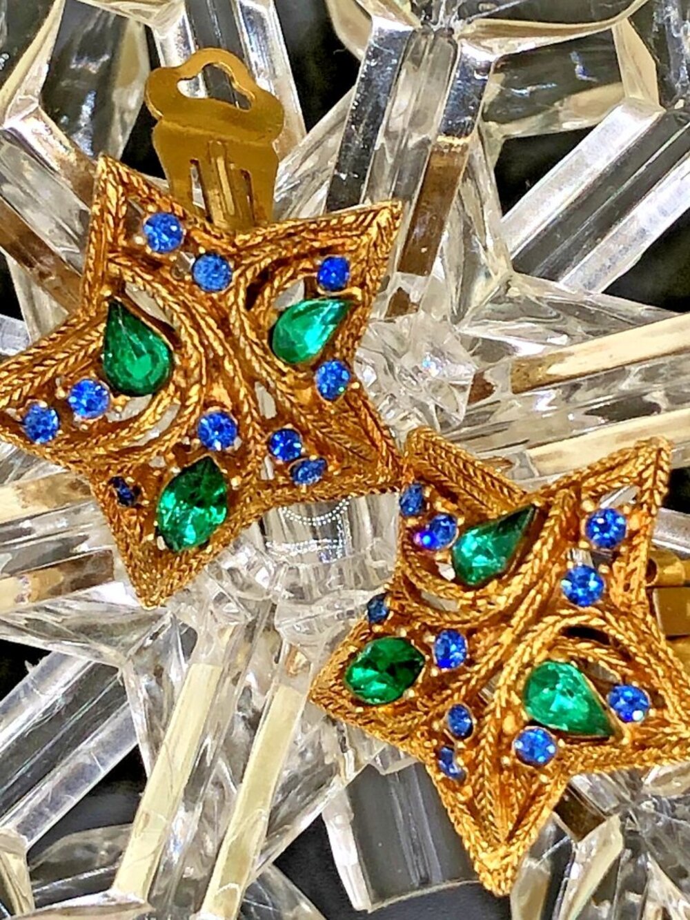 Vintage UNSIGNED Blue and green star clip on earrings, bright gold metal